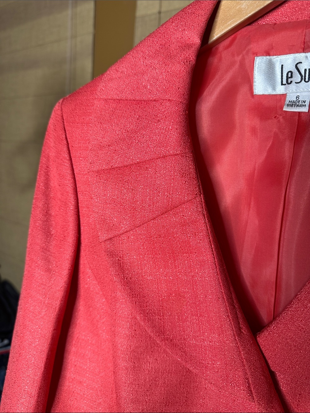 Le Suit Coral Pink 2-Piece Skirt Suit Set Size 6 Career Office - Picture 4 of 13